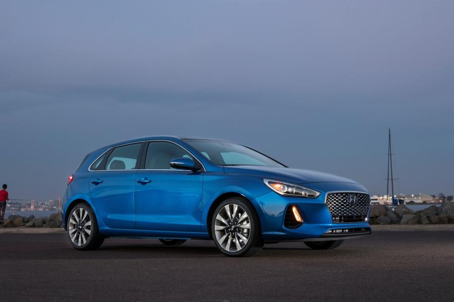  Hyundai Elantra GT Sport 2017 года  (фото 33 из 40)
